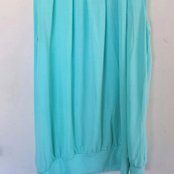 NWOT Zenana Premium mock turtleneck sleeveless top beautiful mint size XL - Picture 4 of 4